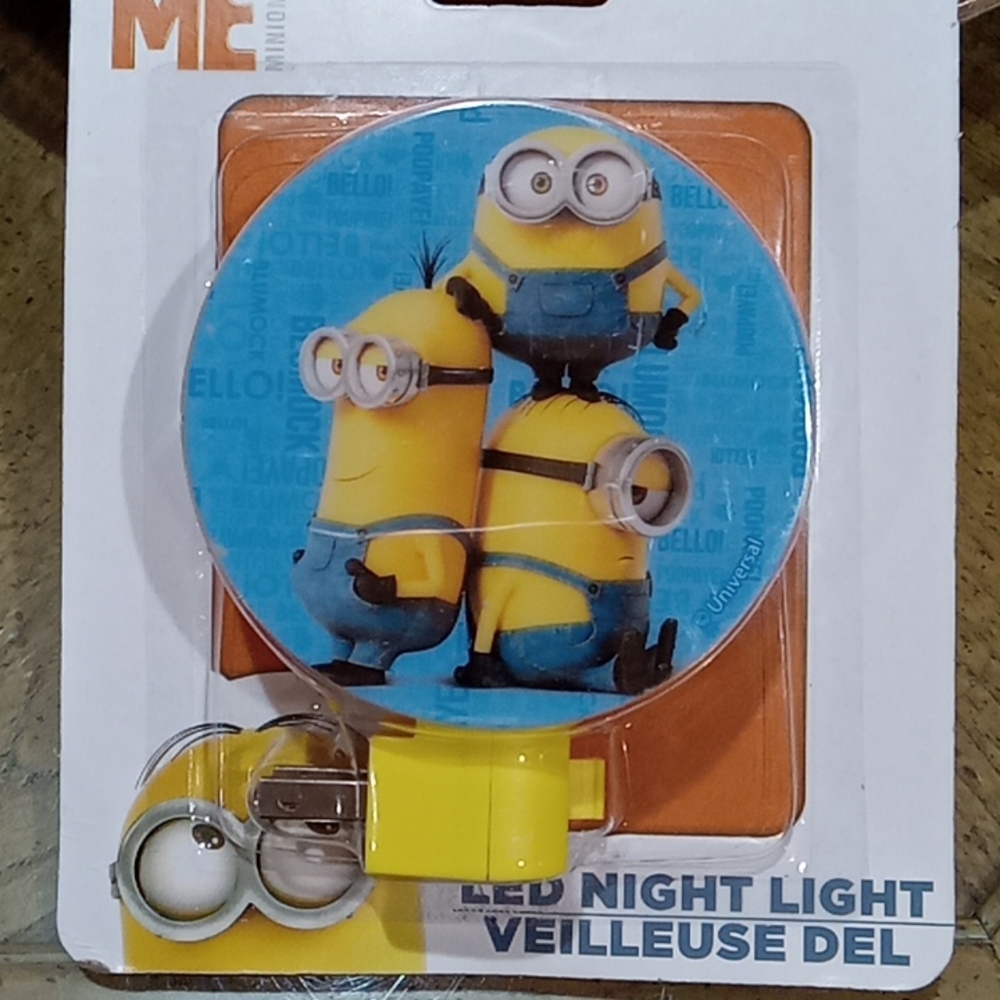 New Despicable Me Minions Night Light Kids Child Bedroom Sealed LED Illumination